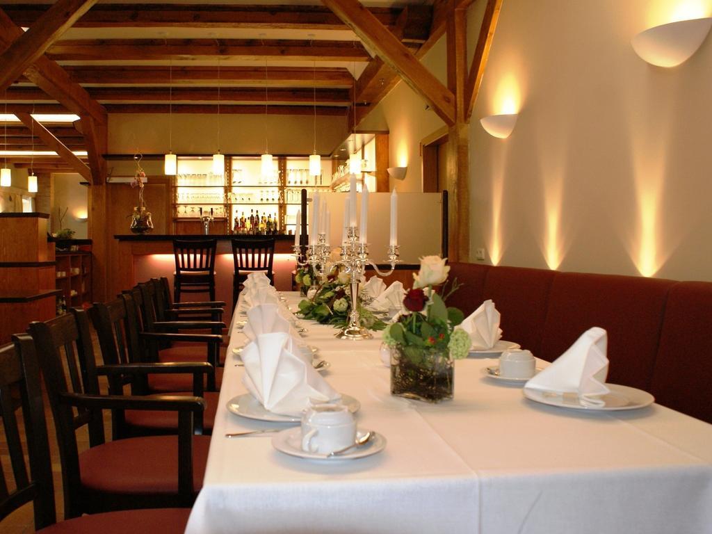 Hotel Und Restaurant Am Peenetal Liepen  Exterior foto