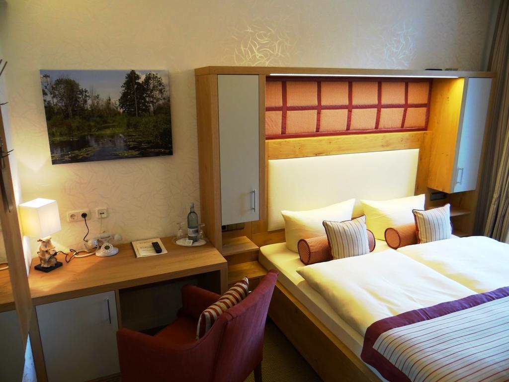 Hotel Und Restaurant Am Peenetal Liepen  Habitación foto